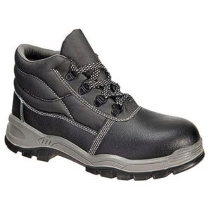 FW23 Steelite Kumo Boot in black with a water-resistant buffalo leather upper, steel toecap, steel midsole, slip-resistant rubber outsole, and energy-absorbing heel for all-day comfort and protection.